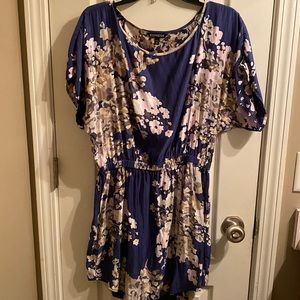 Women’s Dress - M